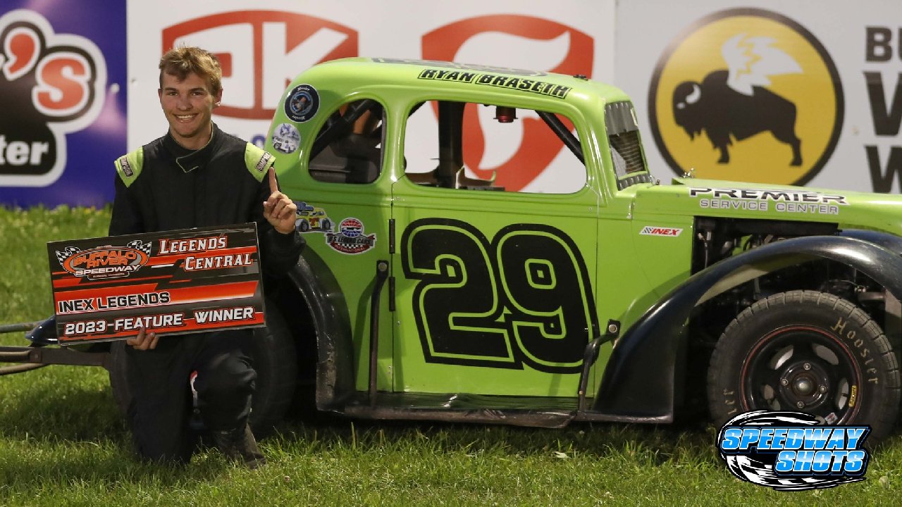 Ryan Braseth Wins Sunday Legends Race At Buffalo River Speedway