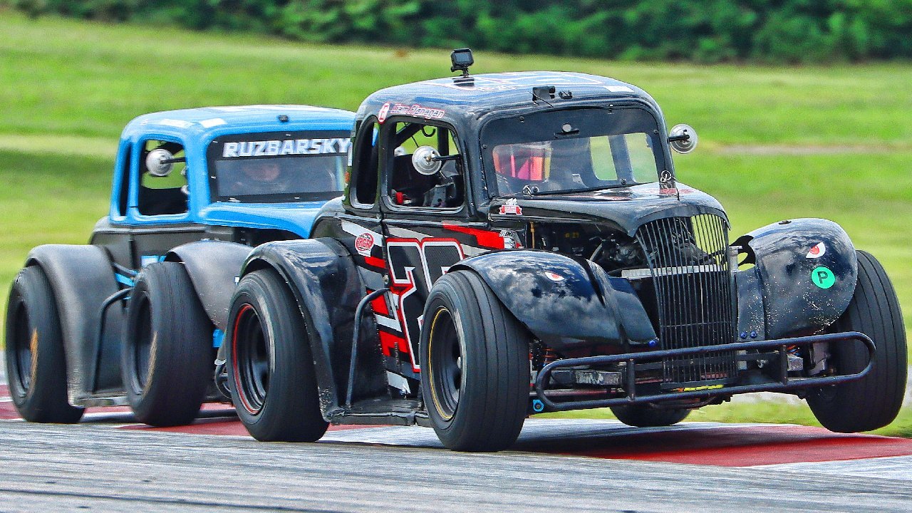 Liam Flanagan Victorious at Hallett Motor Racing Circuit August 12 and ...